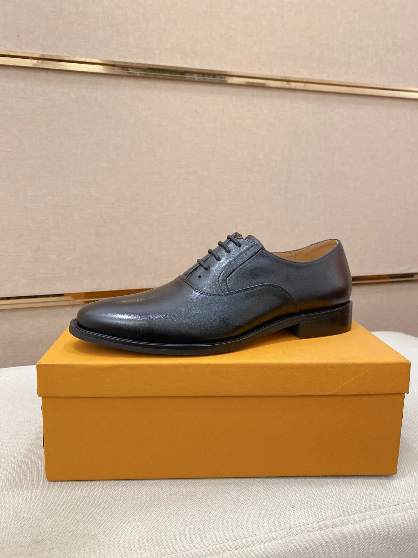 Men's men's shoes 💰 520💰⚡️New models on the market⚡️ Louis Vuitton (Louis Vuitton/LV) casual, business formal wear! Made with pure Italian craftsmanship, the upper is made of first-layer cowhide, which is full of texture! The lining is cowhide and the original rubber leather shoe outsole. The style is atmospheric and comfortable! Positive code 38-44